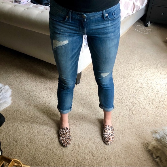 Express Cropped Distressed Jeans - Size 6 - Picture 3 of 6